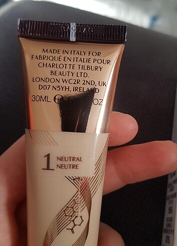 Charlotte tilbury beautiful skin fondöten