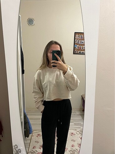 Sweatshirt
