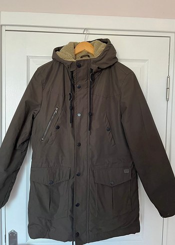 Colins Kaban- M Beden