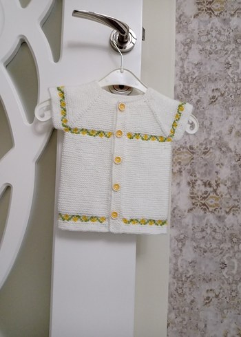Nakışlı Beyaz Kız ve Erkek Çocuk Örgü Yelek - Görsel 4