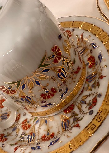 Kütahya Porselen Altın ve Renkli Desenli Porselen Fincan Takımı