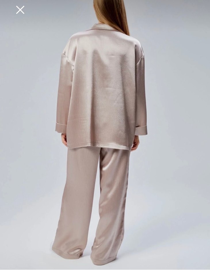 Oversize saten ceketli takım - Görsel 4