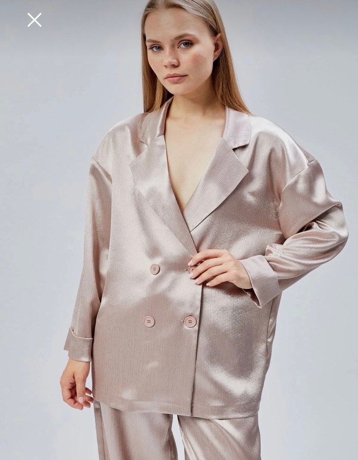 Oversize saten ceketli takım - Görsel 2