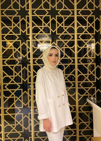 Düğmeli Beyaz Kadın Midi Blazer - Görsel 3