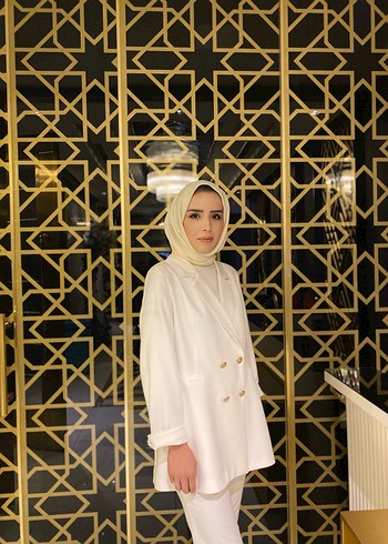 Düğmeli Beyaz Kadın Midi Blazer - Görsel 4