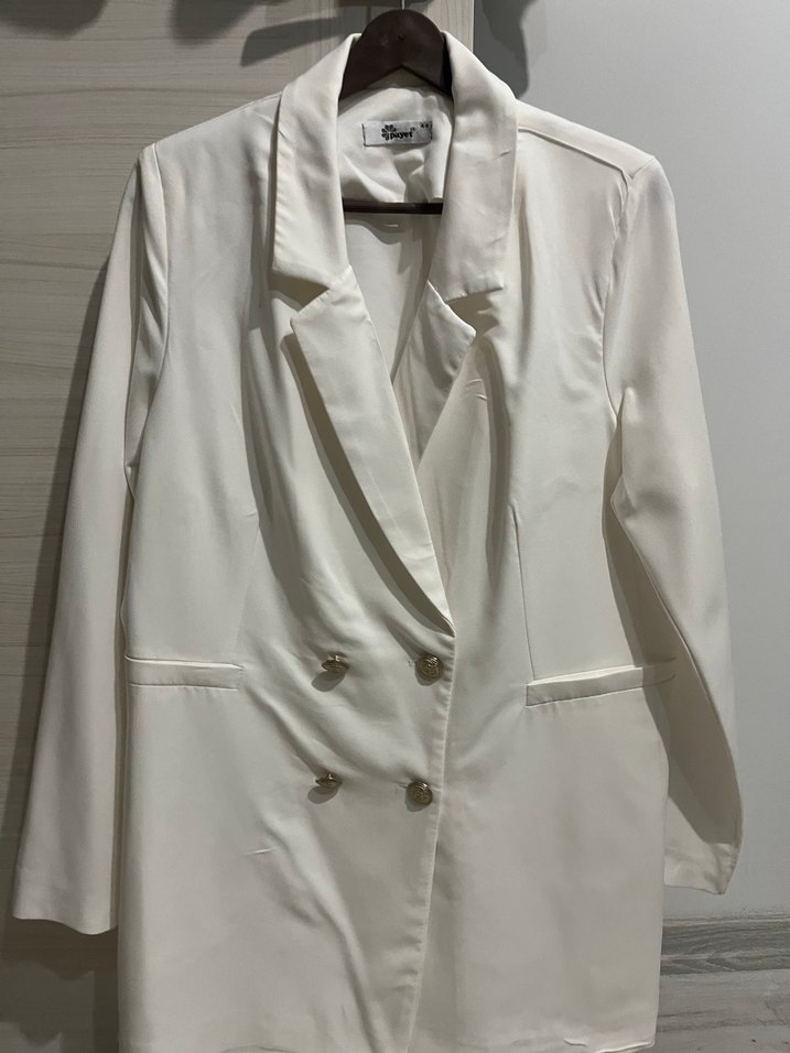 Düğmeli Beyaz Kadın Midi Blazer - Görsel 2