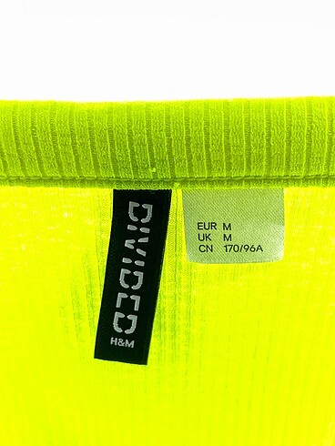m Beden çeşitli Renk H&M T-shirt %70 İndirimli.