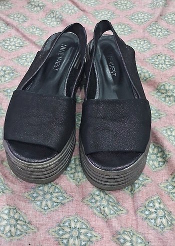 Nine West Siyah Platform Sandalet