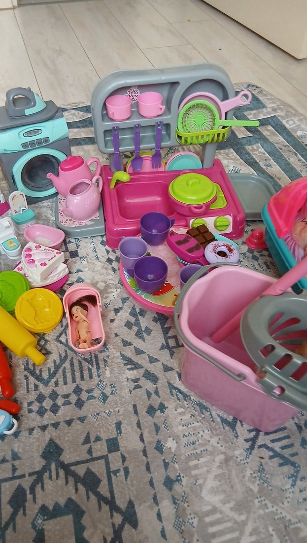 Pastel Pembe Oyuncak Mutfak ve Bebek Seti - Görsel 3