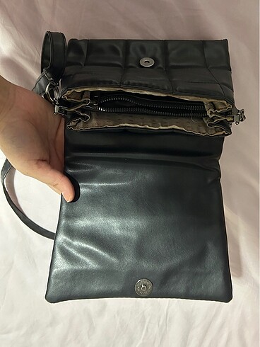 Siyah Çanta - Görsel 5