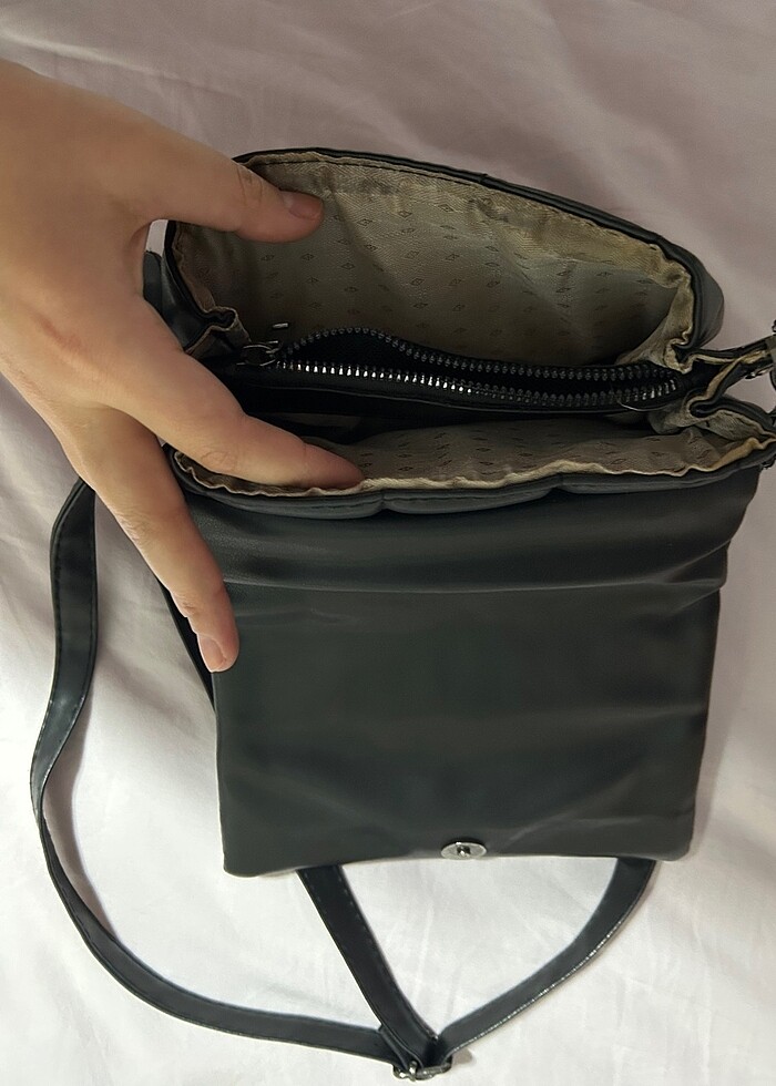 Siyah Çanta - Görsel 4