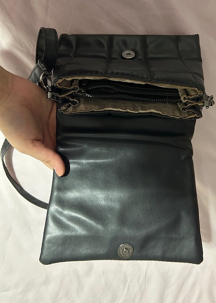 Siyah Çanta - Görsel 5