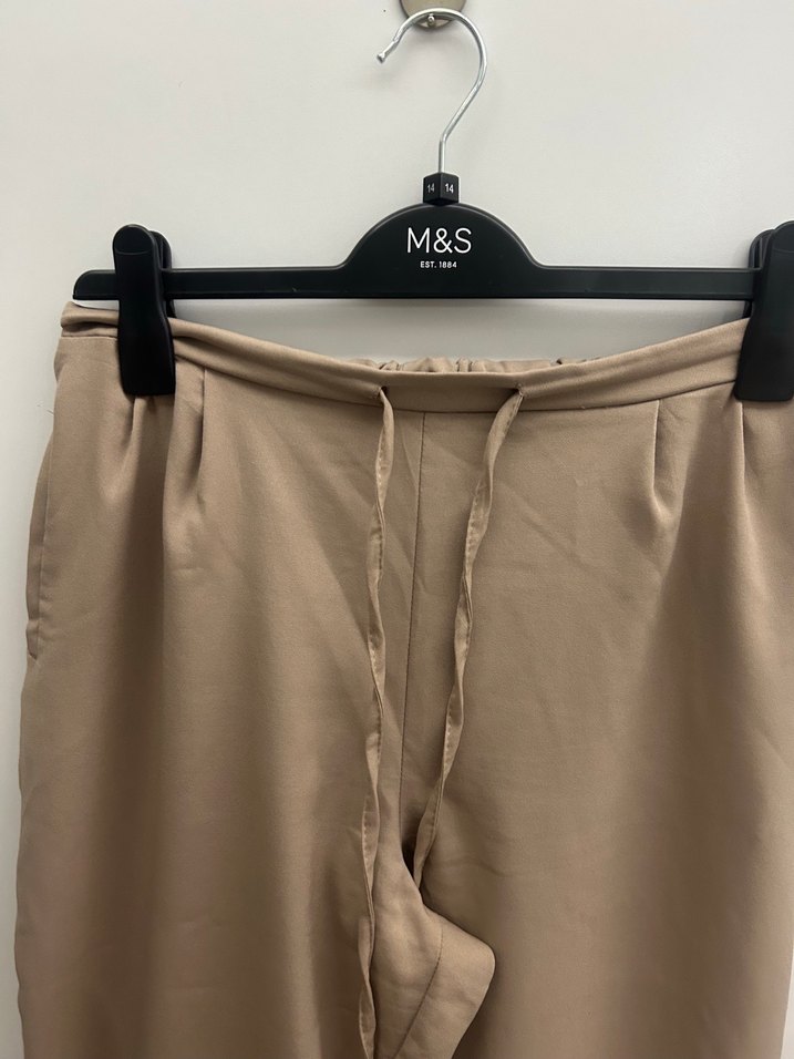 Bej Rahat Kesim Kumaş Kadın Pantolon Trendyol - Görsel 4