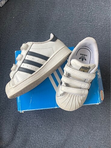 Adidas Superstar