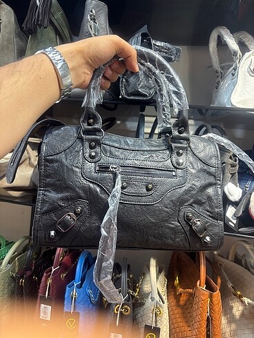 Balenciaga çanta