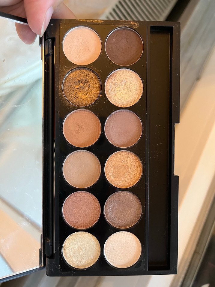 Sleek Siyah Parlak Far Paleti - Görsel 3