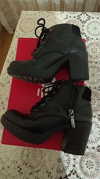 36 Beden Bershka topuklu bot
