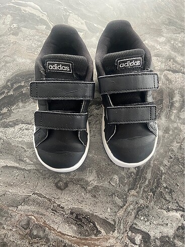 Adidas spor ayakkabı ve sandalet 2 ürün