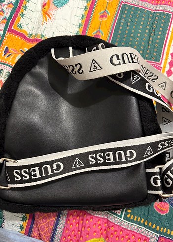 Siyah Kürklü Guess Kadın Sırt Çantası - Görsel 2
