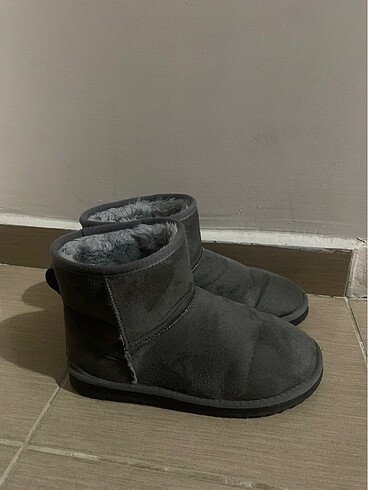 Ugg gri renk