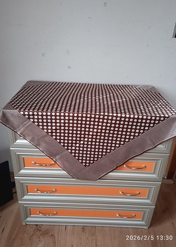 Çeşitli Renklerde Eşarp ve Başörtüler - Görsel 14