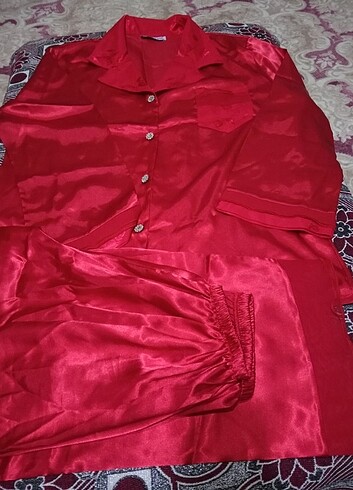 Diğer Saten pijama takımı