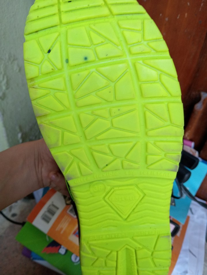 Siyah Spor Ayakkabı İçin Renkli Bağcıklar - Görsel 2