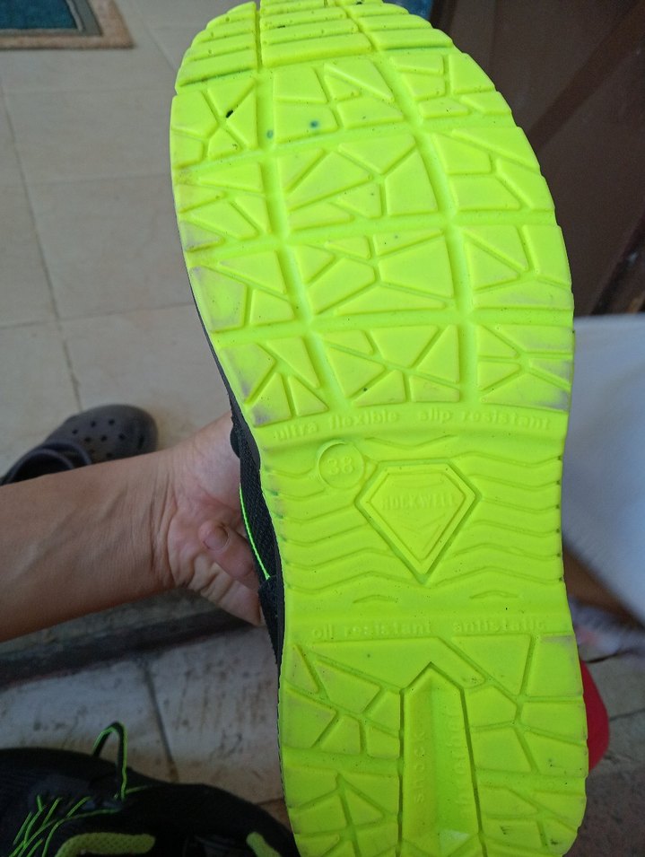 Siyah Spor Ayakkabı İçin Renkli Bağcıklar - Görsel 3