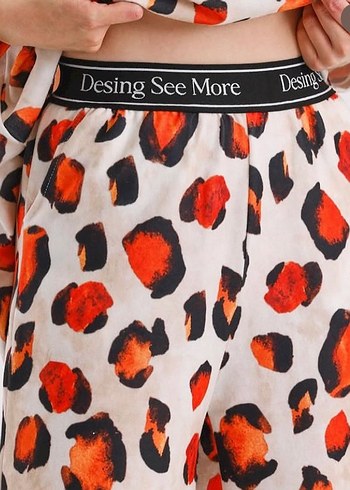 Beyaz Leopar Desenli Kadın Pijama Takımı - Görsel 3