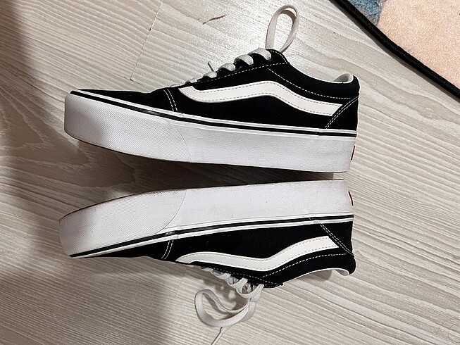 38,5 Beden Vans platform