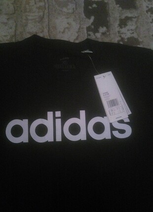 Adidas xs tisort