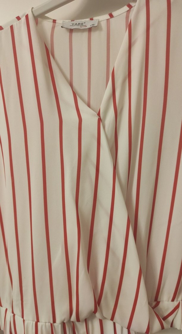 Beyaz Kırmızı Çizgili V Yaka Kadın Gömlek - Görsel 4
