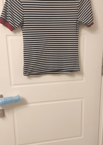 Gri Çizgili Kadın Kısa Kollu Tişört - Görsel 5