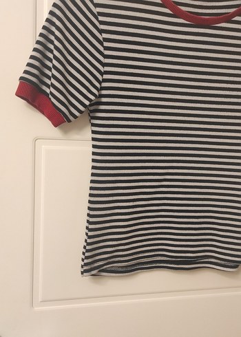 Gri Çizgili Kadın Kısa Kollu Tişört - Görsel 2