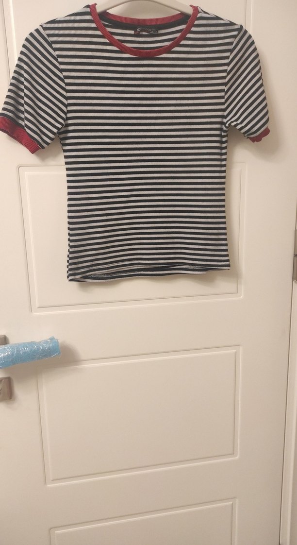 Gri Çizgili Kadın Kısa Kollu Tişört - Görsel 5