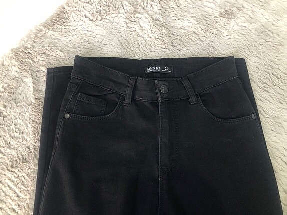 29 Beden siyah Renk Esnek likralı pantolon