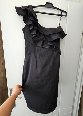 Miss Poem Siyah Fırfırlı Tek Omuz Mini Elbise