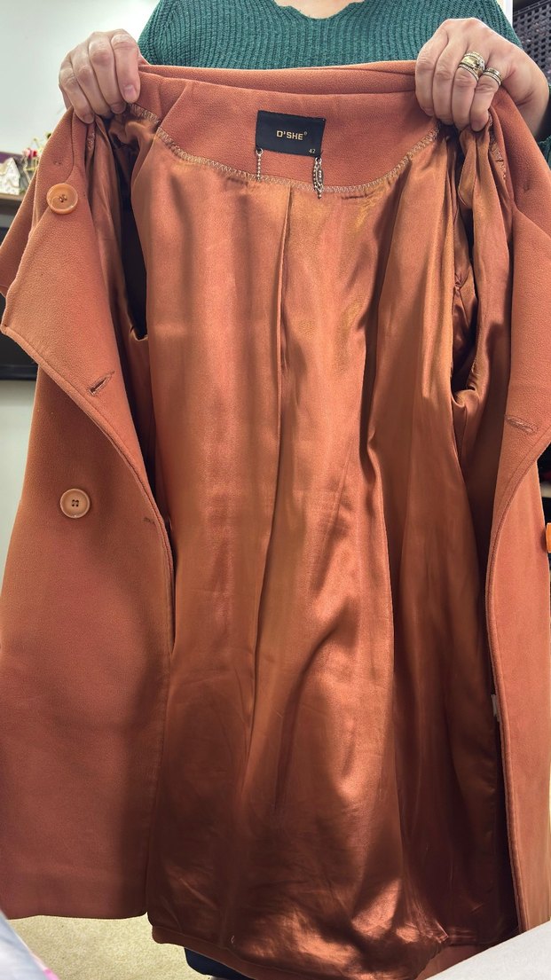 Kapüşonlu Çift Düğmeli Kaban - Görsel 3