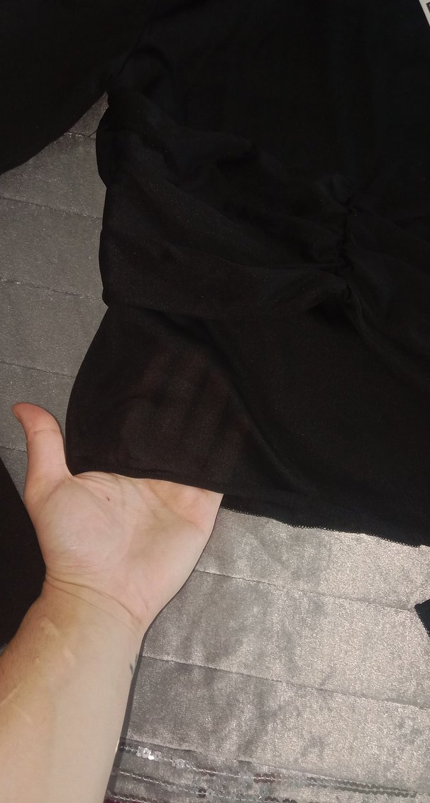 Siyah V Yaka Uzun Kollu Gösterişli Bluz - Görsel 2