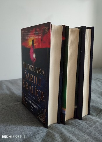 Beden Dilekler Tacı, Yıldızlarla Sarılı Kraliçe, Sen Ben ve Yıldızlar