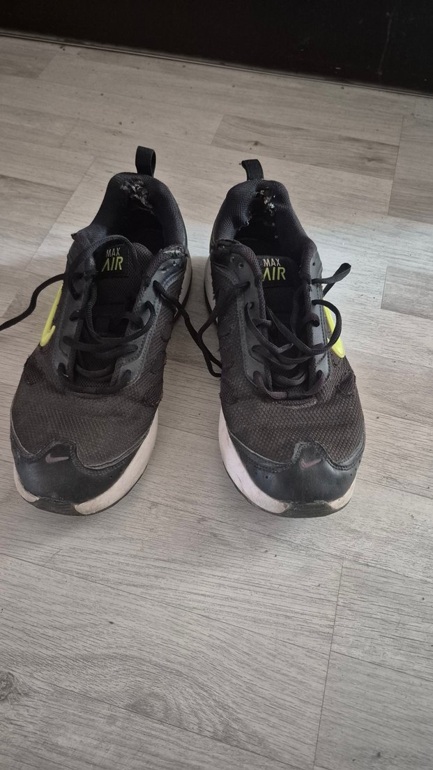 Siyah Bağcıklı Spor Ayakkabı Orjinaldır - Görsel 3