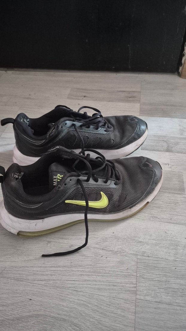 Siyah Bağcıklı Spor Ayakkabı Orjinaldır - Görsel 2