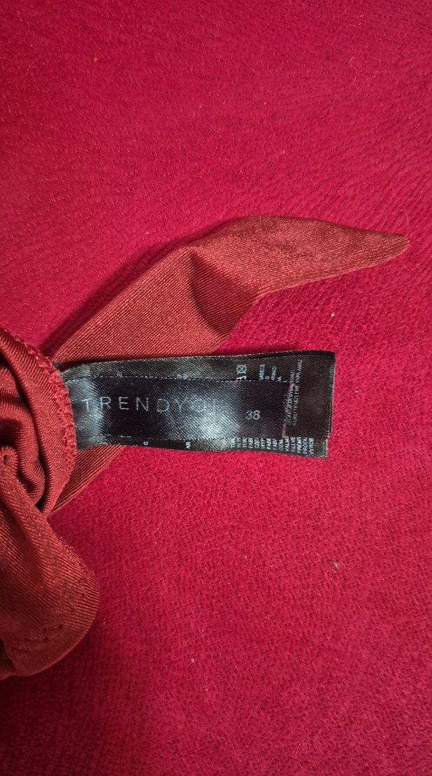 Bordo Drapeli İnce Askılı Bikini Üstü - Görsel 3