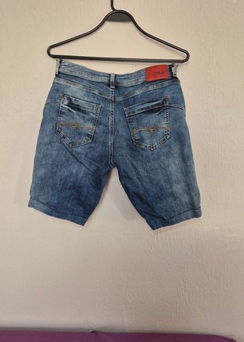 Kadın Mavi Kemerli Mini Kot Şort - Görsel 4