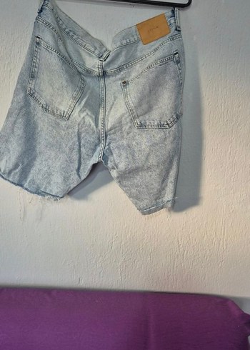 Kadın Gri Mavi Yırtık Denim Şort - Görsel 2