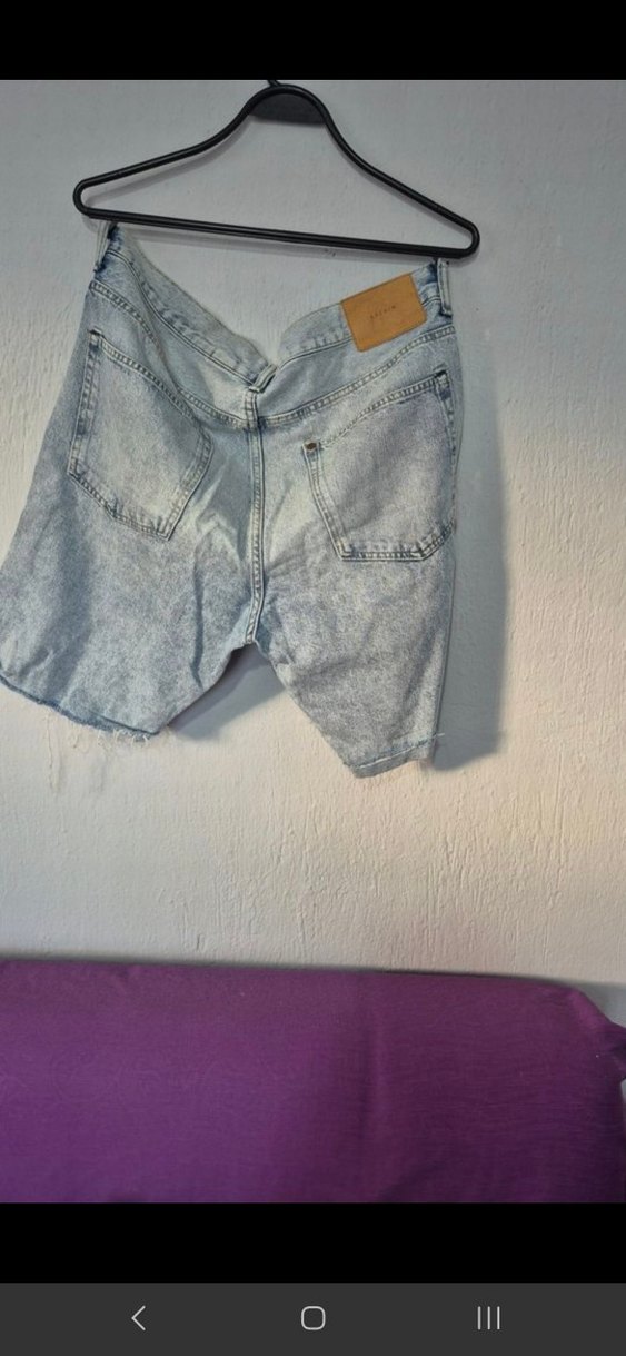 Kadın Gri Mavi Yırtık Denim Şort - Görsel 2