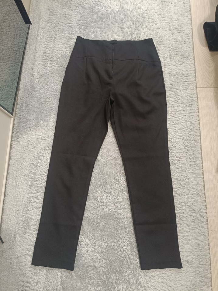 Düğmeli Siyah Midi Kadın Kumaş Pantolon - Görsel 2