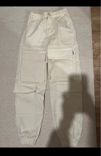 Bershka Pantolon