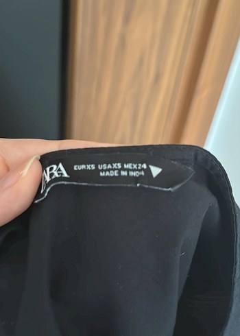 xs Beden siyah Renk Zara tek kol bluz