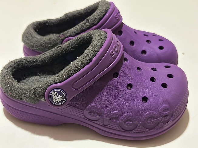 Crocs Corcs içi tüylü terlik